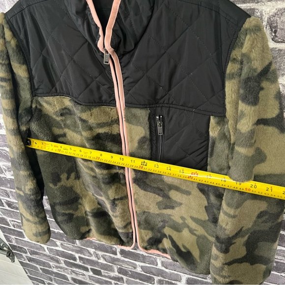 NWT Rails Wesley Front Zip Faux Fur Jacket - size M - Picture 14 of 16